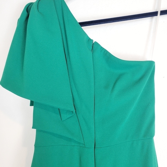 NWT Aqua Bloomingdales Bow One Shoulder Column Gown in Green Sie 4 - Picture 5 of 10